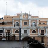 Sullo sfondo intanto si ergono il �barocco� Palazzo Noli, situato in via Dieta da Bari...